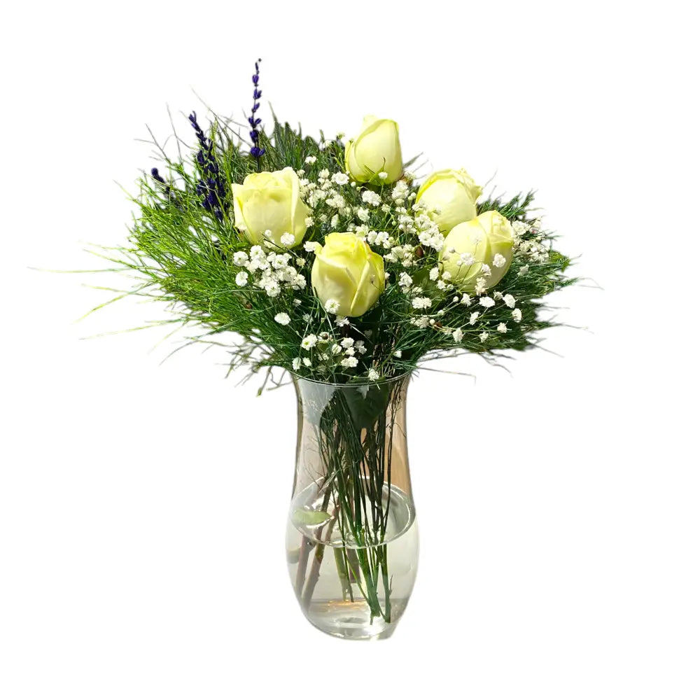 Vazoda 5 Adet Beyaz Gül