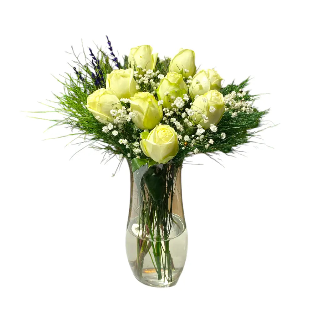 Vazoda 9 Adet Beyaz Gül