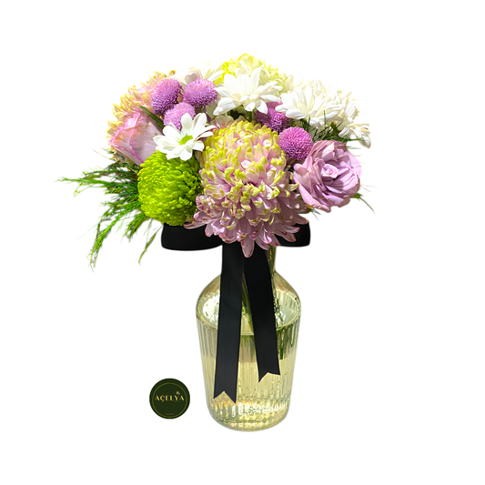 Vazoda İthal Çiçekler