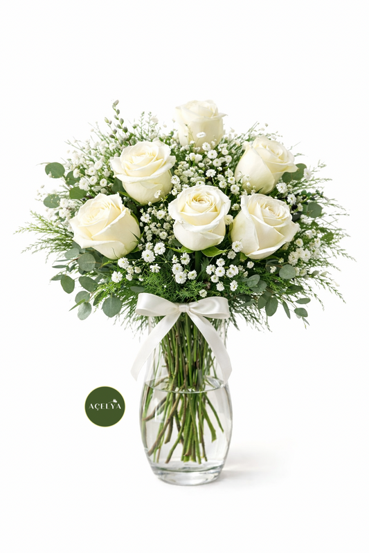 Vazoda 5 Adet Beyaz Gül